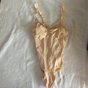 NWOT | SKIMS SCULPTING THONG BODYSUIT | CLAY  S/M